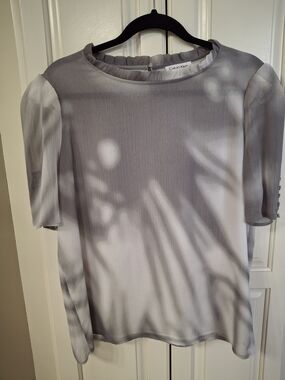 Calvin Klein Gray and White Ombre Short Sleeve Blouse
